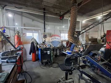 VENTA GALPON/TALLER CON MONTACARGA QUILMES OESTE