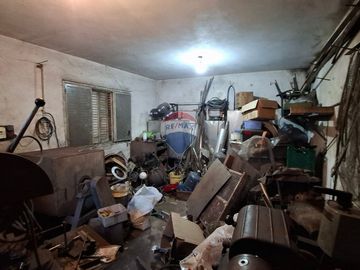 VENTA GALPON/TALLER CON MONTACARGA QUILMES OESTE