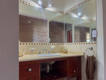 VENTA CASA 5 DORM SAN ISIDRO CON QUINCHO Y PILETA