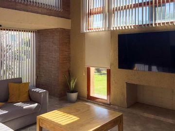 VENTA CASA 5 DORM SAN ISIDRO CON QUINCHO Y PILETA