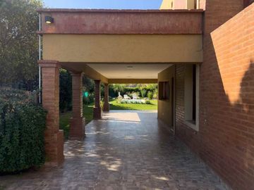 VENTA CASA 5 DORM SAN ISIDRO CON QUINCHO Y PILETA