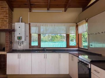 VENTA CASA 5 DORM SAN ISIDRO CON QUINCHO Y PILETA