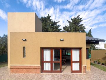 VENTA CASA 5 DORM SAN ISIDRO CON QUINCHO Y PILETA