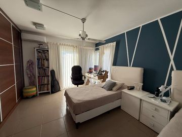 VENTA CASA 4 DORM SAN ISIDRO SOBRE BV PRINCIPAL