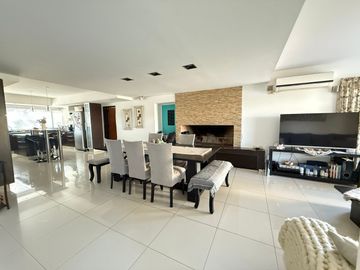VENTA CASA 4 DORM SAN ISIDRO SOBRE BV PRINCIPAL
