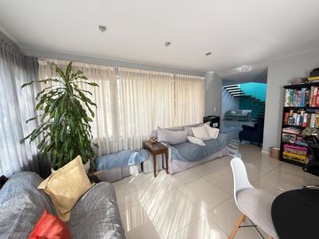 VENTA CASA 4 DORM SAN ISIDRO SOBRE BV PRINCIPAL