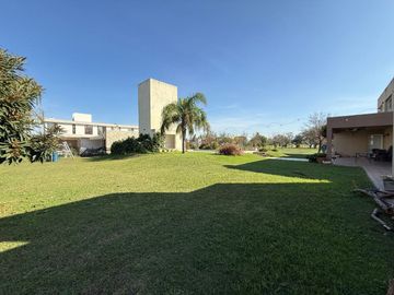 VENTA CASA 4 DORM SAN ISIDRO SOBRE BV PRINCIPAL