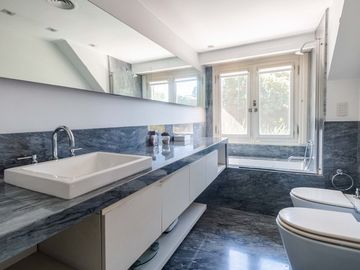 Venta Exclusiva Casa de 7 Amb en L de San Isidro