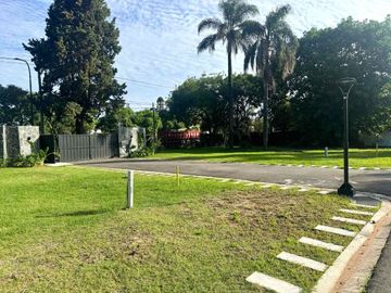 Lote terreno en Barrio Cerrado Lomas de San Isidro