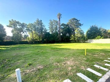 Lote terreno en Barrio Cerrado Lomas de San Isidro
