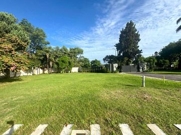 Lote terreno en Barrio Cerrado Lomas de San Isidro