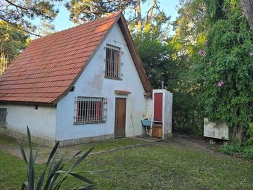 CASA VENTA VILLA GESELL ESTILO ALPINO GAS NATURAL