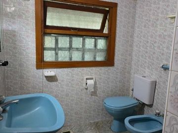 CASA VENTA VILLA GESELL ESTILO ALPINO GAS NATURAL