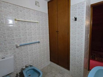 CASA VENTA VILLA GESELL ESTILO ALPINO GAS NATURAL