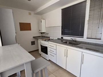 Depto en Pioneros 2839