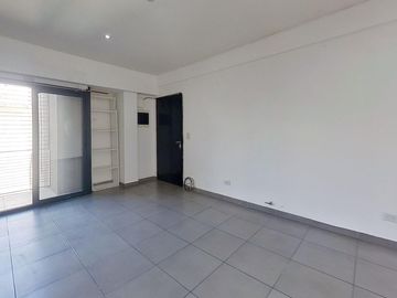 DEPARTAMENTO SEMIPISO 2 AMBIENTES CON BALCÓN