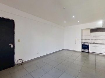 DEPARTAMENTO SEMIPISO 2 AMBIENTES CON BALCÓN