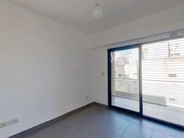 DEPARTAMENTO SEMIPISO 2 AMBIENTES CON BALCÓN