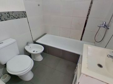 DEPARTAMENTO SEMIPISO 2 AMBIENTES CON BALCÓN