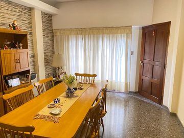 Venta casa 4 amb V. Maipu San Martin lote propio