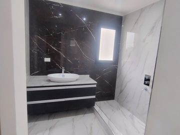 Casa en venta de 4 dormitorios c/ cochera en Lagos de Canning 1