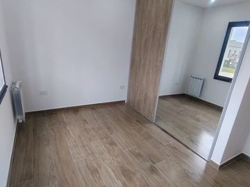 Casa en venta de 4 dormitorios c/ cochera en Lagos de Canning 1