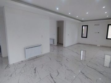 Casa en venta de 4 dormitorios c/ cochera en Lagos de Canning 1