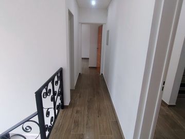 Casa en venta de 4 dormitorios c/ cochera en Lagos de Canning 1