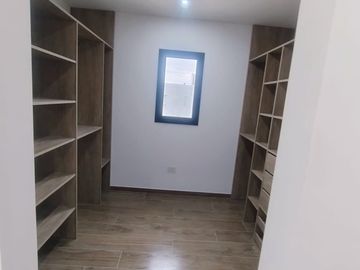 Casa en venta de 4 dormitorios c/ cochera en Lagos de Canning 1