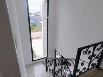 Casa en venta de 4 dormitorios c/ cochera en Lagos de Canning 1
