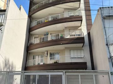 Semipiso en venta en Lanus Oeste