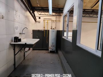 VENTA GALPON/DEPOSITO CON VIVIENDA OPORTUNIDAD