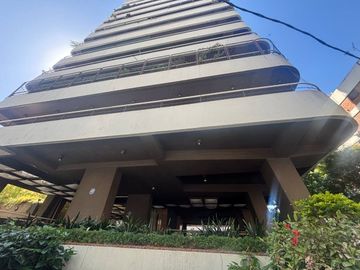 DEPARTAMENTO 4 AMBIENTES VENTA MARTÍNEZ 2 COCHERAS