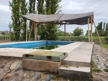CASA QUINTA AMOBLADA. 4200 M2 DE TERRENO. POCITO
