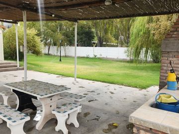 CASA QUINTA AMOBLADA. 4200 M2 DE TERRENO. POCITO