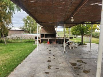 CASA QUINTA AMOBLADA. 4200 M2 DE TERRENO. POCITO