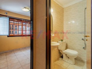 Venta Bº Naon Mataderos Casa 6 Amb Quincho Pileta