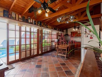 Venta Bº Naon Mataderos Casa 6 Amb Quincho Pileta