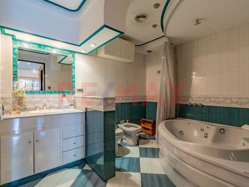 Venta Bº Naon Mataderos Casa 6 Amb Quincho Pileta