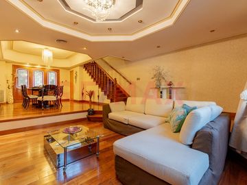 Venta Bº Naon Mataderos Casa 6 Amb Quincho Pileta