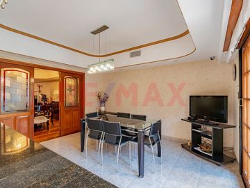 Venta Bº Naon Mataderos Casa 6 Amb Quincho Pileta