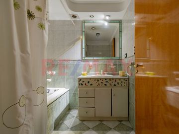 Venta Bº Naon Mataderos Casa 6 Amb Quincho Pileta