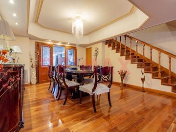 Venta Bº Naon Mataderos Casa 6 Amb Quincho Pileta