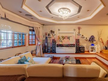 Venta Bº Naon Mataderos Casa 6 Amb Quincho Pileta