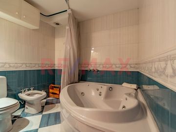 Venta Bº Naon Mataderos Casa 6 Amb Quincho Pileta
