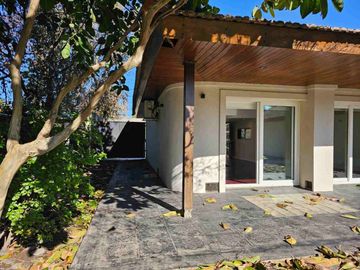 Venta Casa Lomas Jockey 4 amb quincho y garage