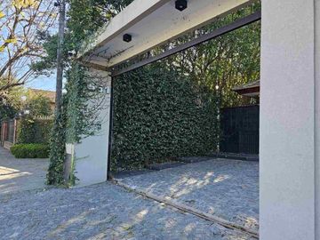 Venta Casa Lomas Jockey 4 amb quincho y garage