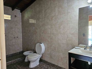 Venta Casa Lomas Jockey 4 amb quincho y garage