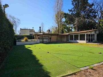 Venta Casa Lomas Jockey 4 amb quincho y garage