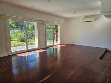 Venta Casa Lomas Jockey 4 amb quincho y garage